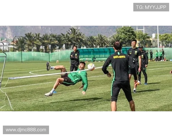 南京足球队灵活性引发热议球迷对战术调整的看法与期待 南京足球队灵活性引发热议球迷对战术调整的看法与期待