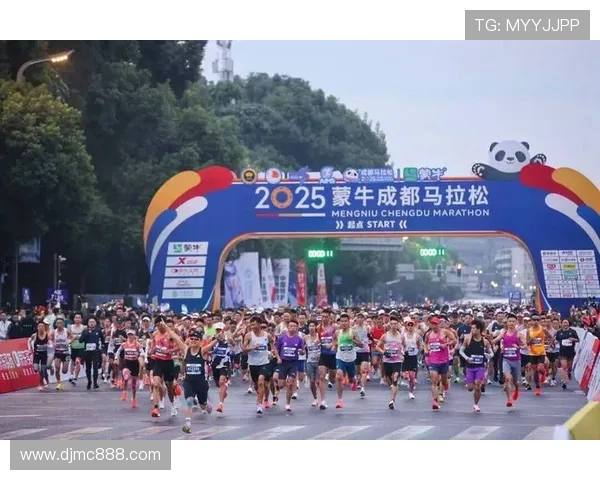 成都城市马拉松精彩回顾街舞队展现非凡耐力与激情表演