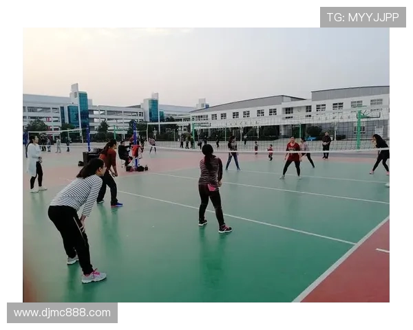 武汉街舞队在马拉松大满贯中的逆袭之旅展现团结与拼搏精神