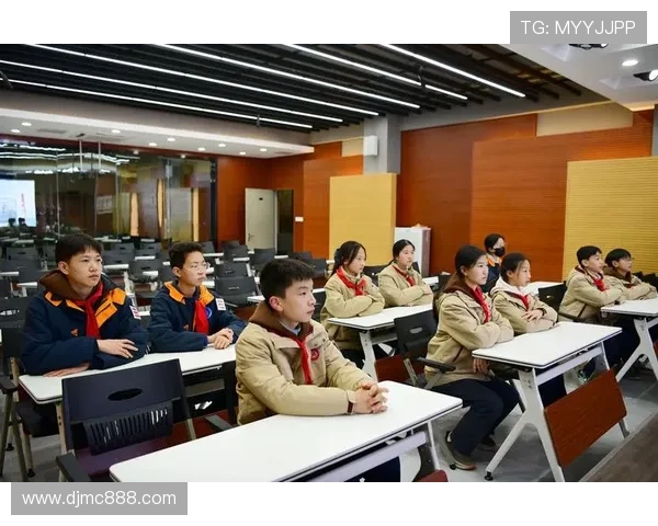 深度对话：探索黄伟在英雄联盟中的成长与奋斗历程