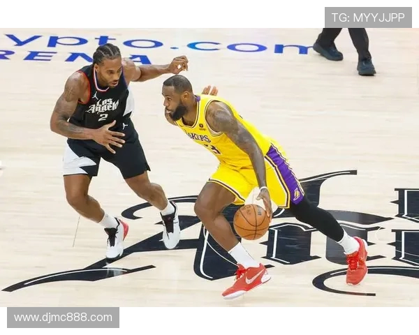 1999年快船与湖人对决回顾:篮球场上的激情与荣耀之战 1999年快船与湖人对决回顾:篮球场上的激情与荣耀之战