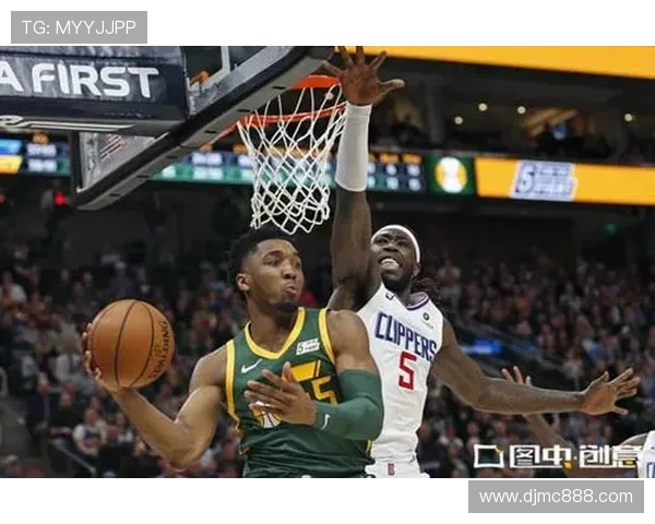 2017年NBA精彩对决爵士队与国王队的激烈较量回顾与分析