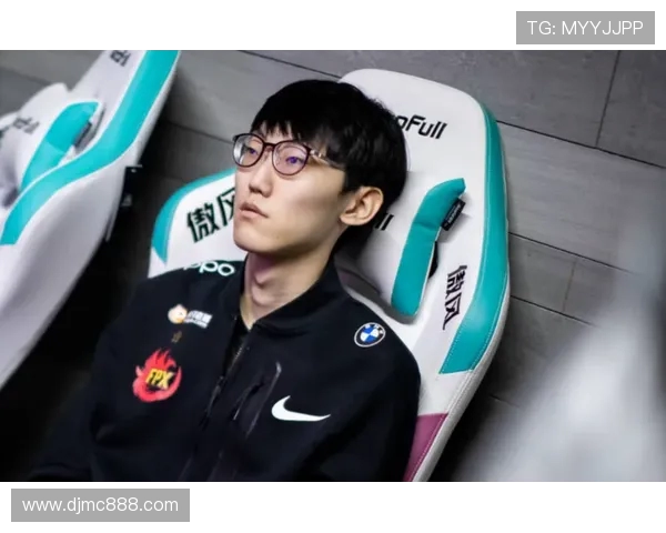 埃梅莱与飓风的激烈对决展现足球魅力与团队精神的巅峰较量